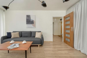 Charming Apartment Trzebnicka by Noclegi Renters